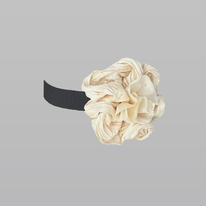 COLETTE TUXEDO BAND FLORETTE CHOKER / BROOCH - CREME