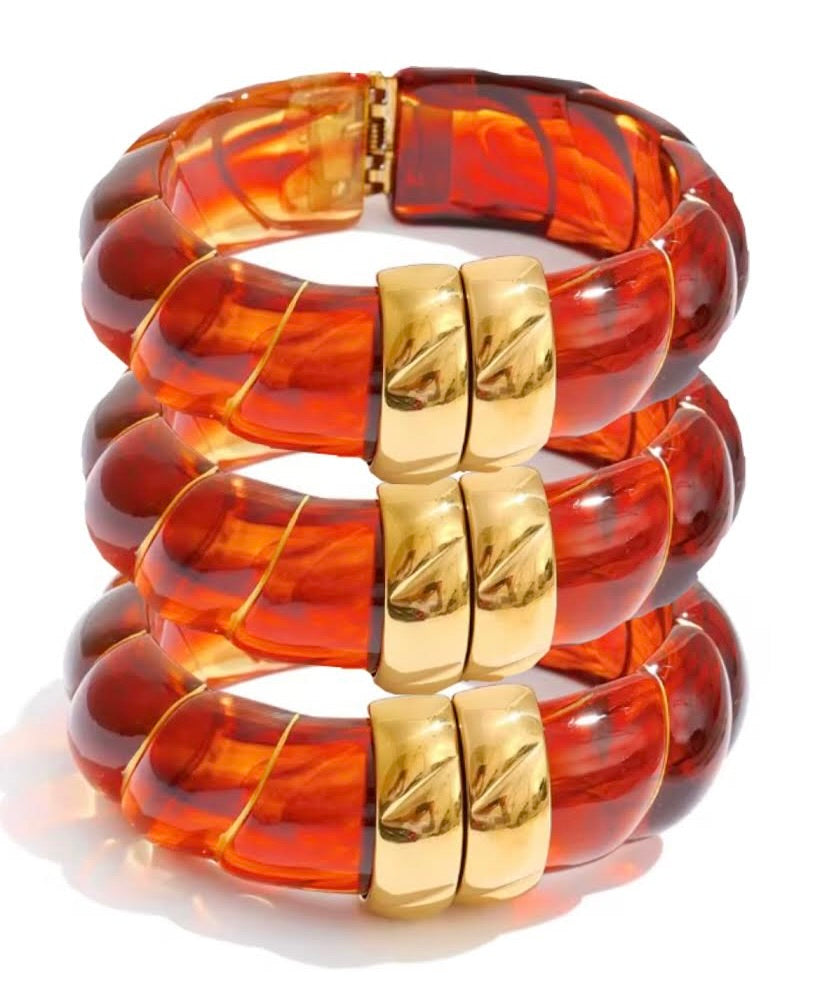 SCALLOPED RESIN AND BRASS CUFF - AMBER
