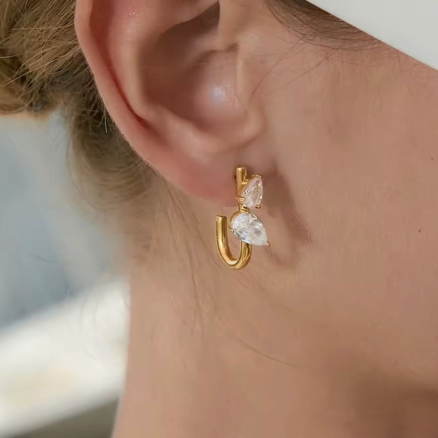 ASYMMETRIC U HOOP - GOLD