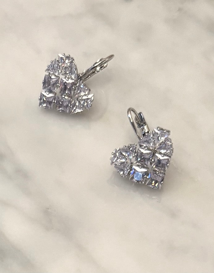 CLUSTER HEART DROPS - GOLD DELICATES