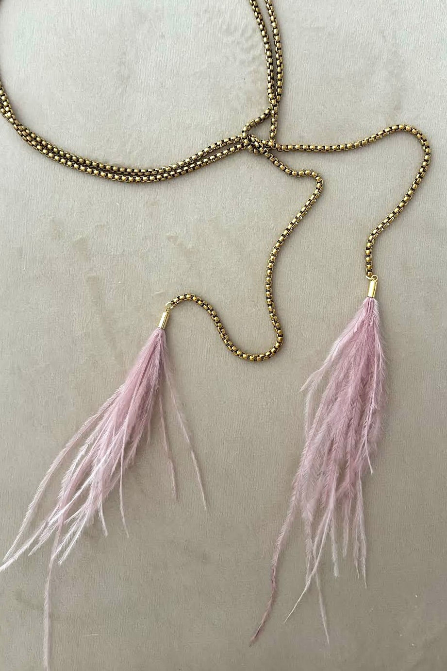 CANYON FEATHER LARIAT - WHISPER PINK