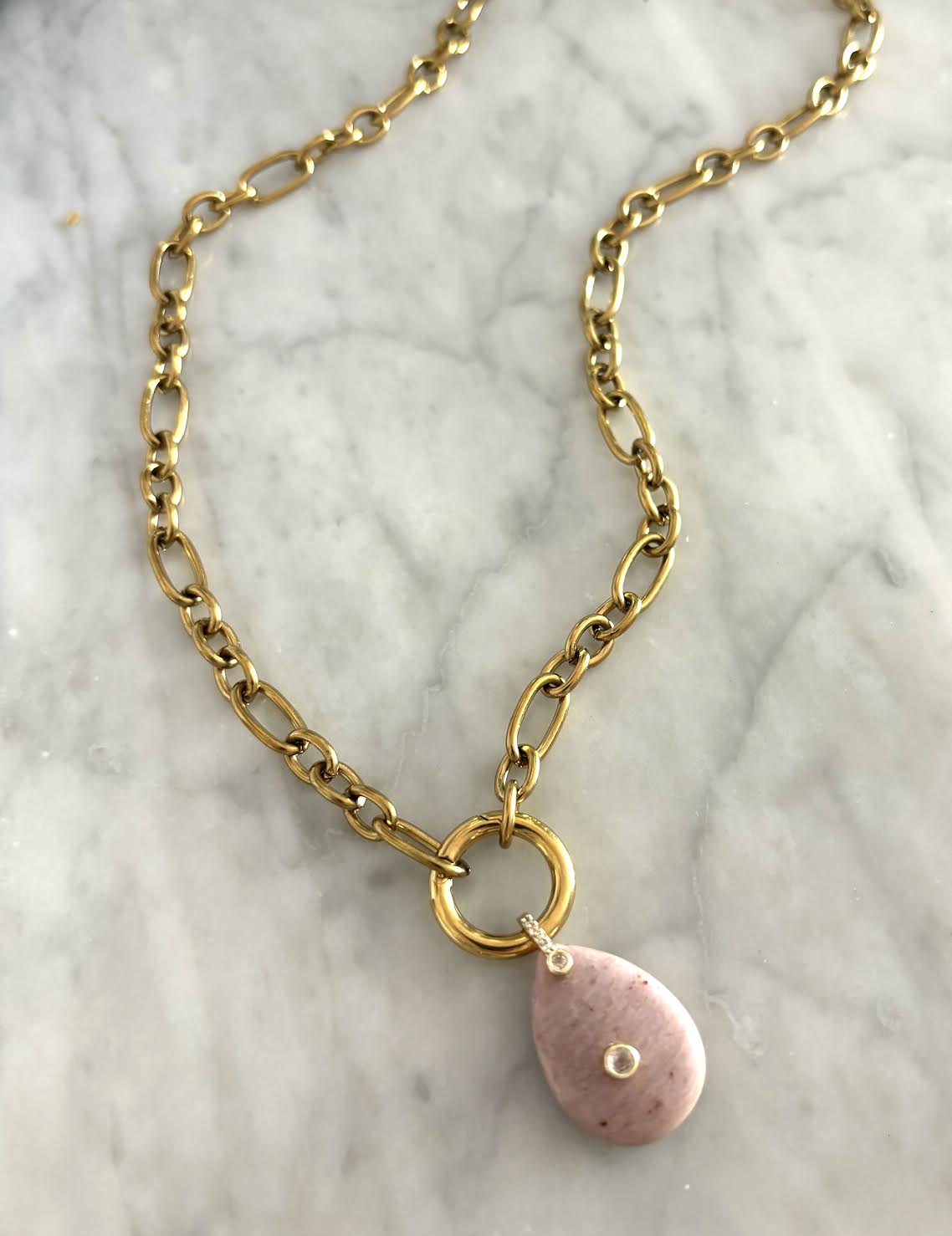 SULLIVAN STREET VARIATED CHAIN AND STONE PENDANT - RED JASPER