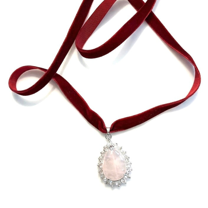 PORTRAIT PEAR STONE PENDANT - ROSE QUARTZ/SCARLET VELVET