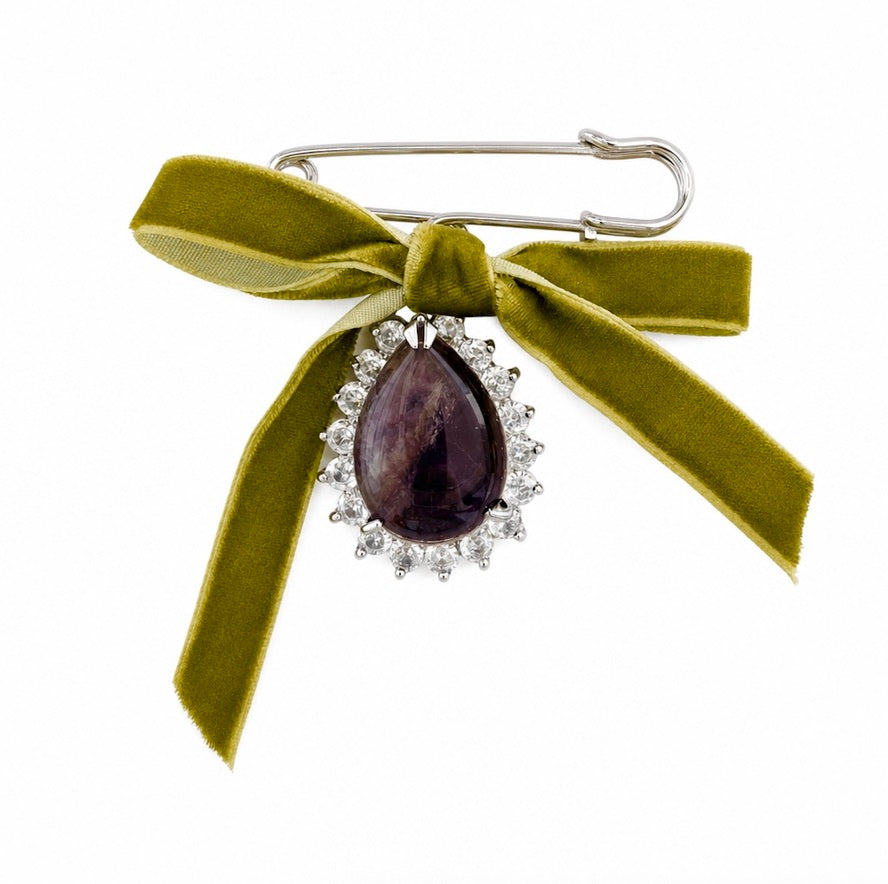 PORTRAIT BOW KILT PIN - AMETHYST/SPLIT PEA VELVET