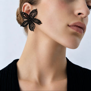 BABE OVERSIZED FLORET EARRING - JET
