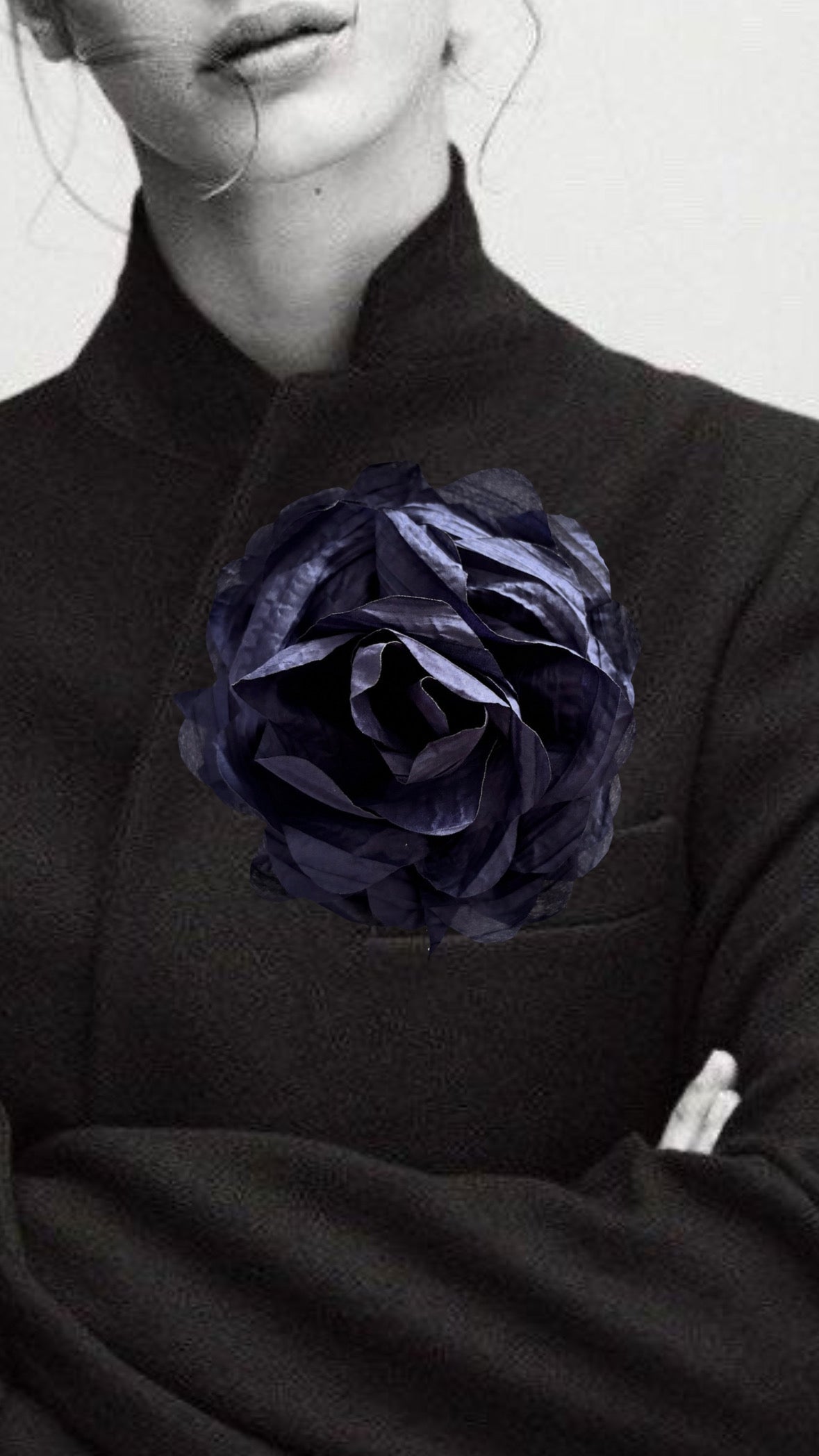 COLETTE PLISSÉ OVERSIZED ROSETTE BROOCH - NAVY