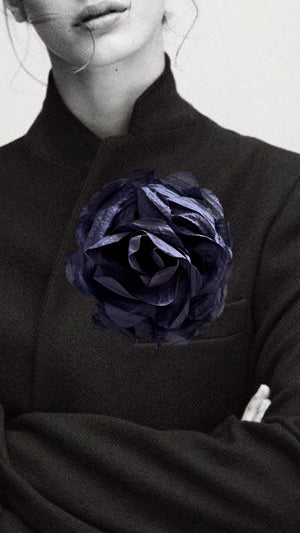 COLETTE PLISSÉ OVERSIZED ROSETTE BROOCH - NAVY