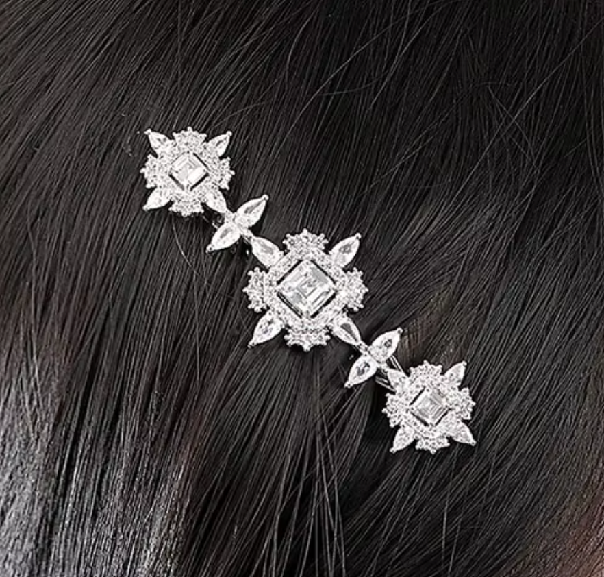 THE GENEVIEVE ESTATE BARRETTE