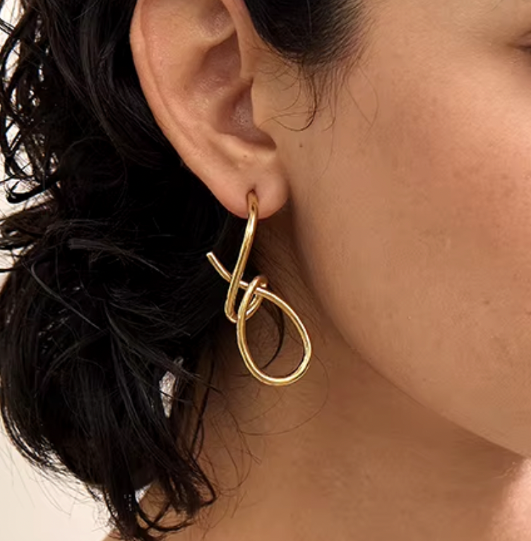 SCULPTURAL TWIST EARRINGS - GOLD