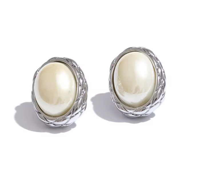 BELLA PEARL BUTTON EARRINGS - GOLD