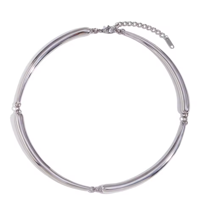 SHAPED SPEAR COLLAR  - GOLD OR SILVER