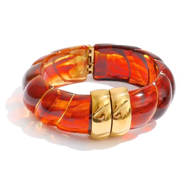 SCALLOPED RESIN AND BRASS CUFF - AMBER