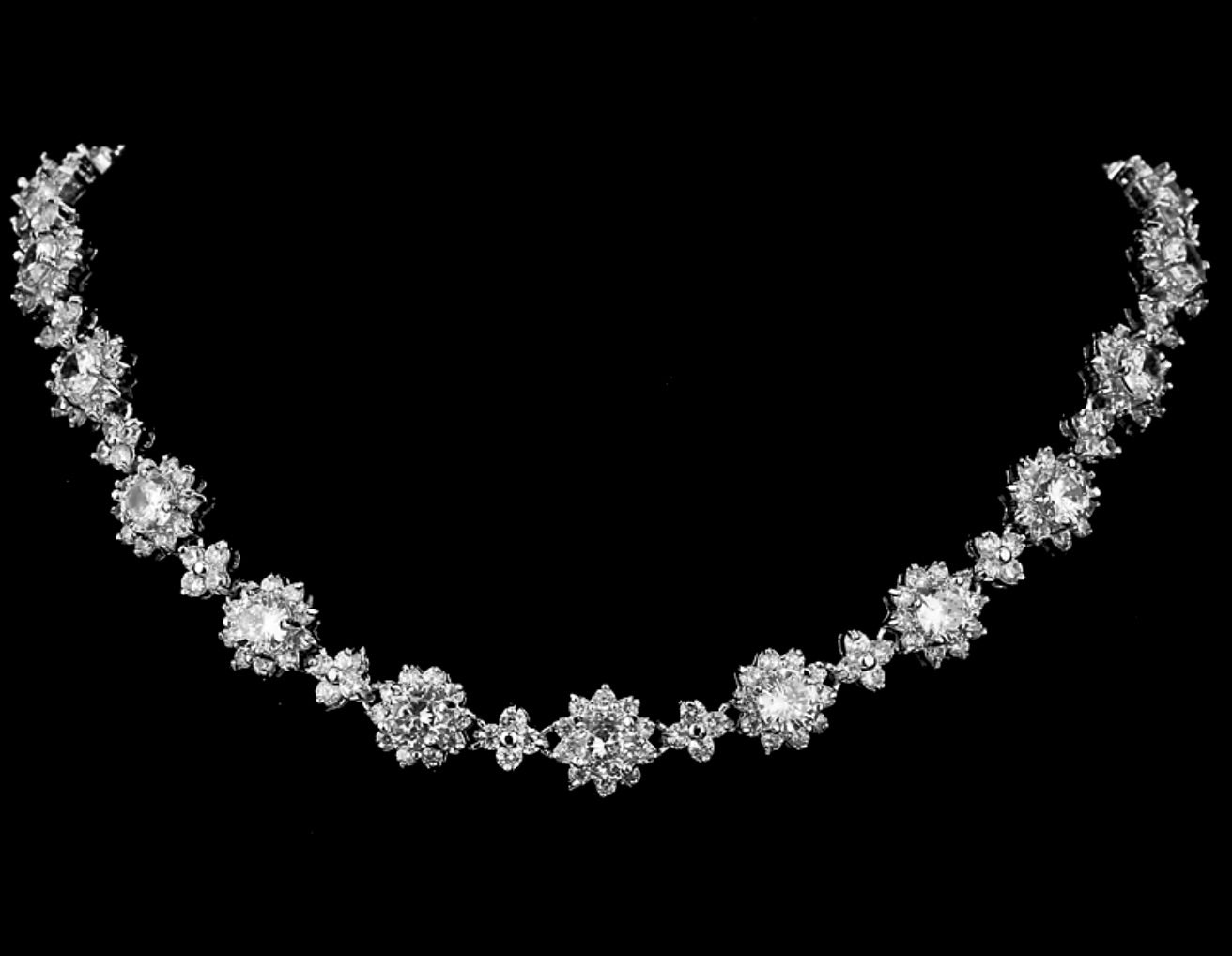 MARGUERITTE ESTATE COLLAR - WHITE SAPPHIRE