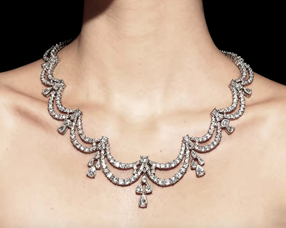 VICTORIA SWAG COLLAR NECKLACE