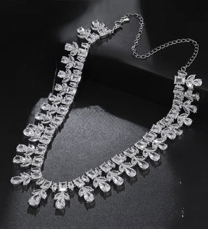 FEDERICA PEAR DROP ADJUSTABLE CHOKER