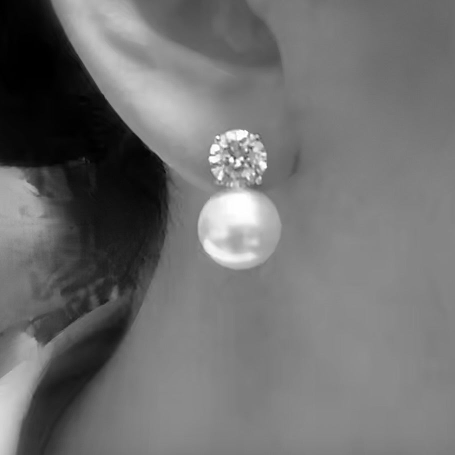 BABY PEARL DROP STUD