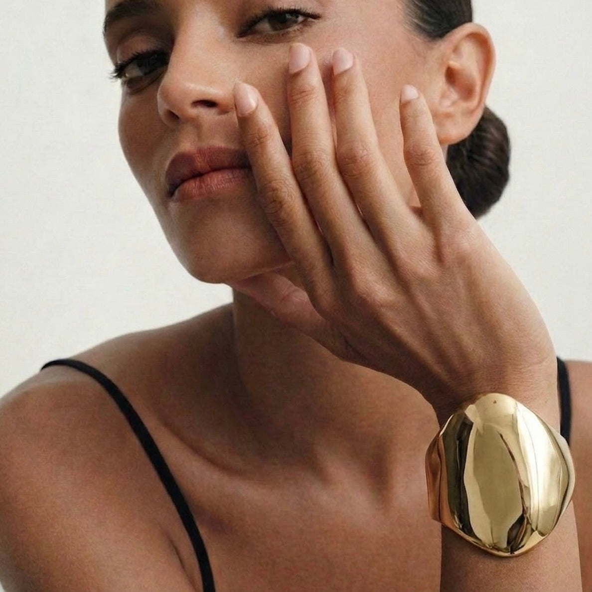 SHIELD CUFF - GOLD