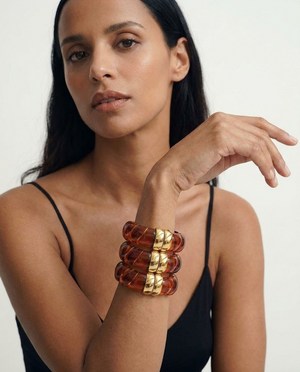 SCALLOPED RESIN AND BRASS CUFF - AMBER
