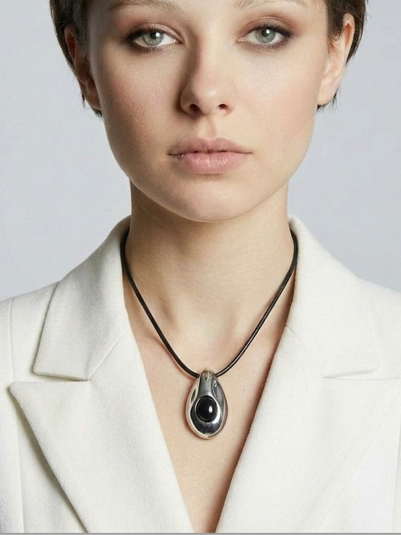 HERA LONG PENDANT - SILVER