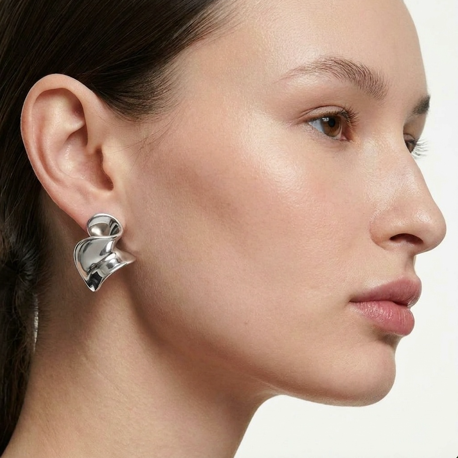 FOLDED RIBBON BUTTON EARRING - GOLD