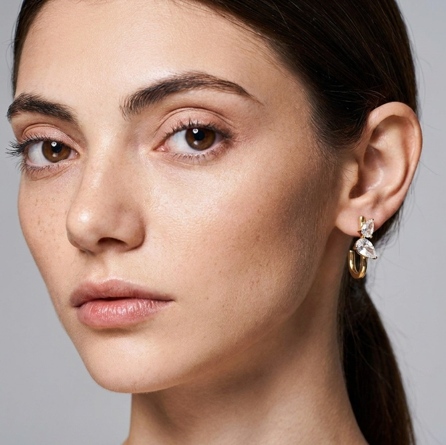 ASYMMETRIC U HOOP - GOLD
