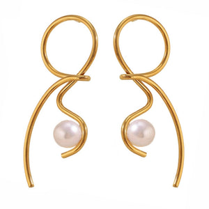 SCULPTURAL TWIST PEARL EARRINGS - GOLD