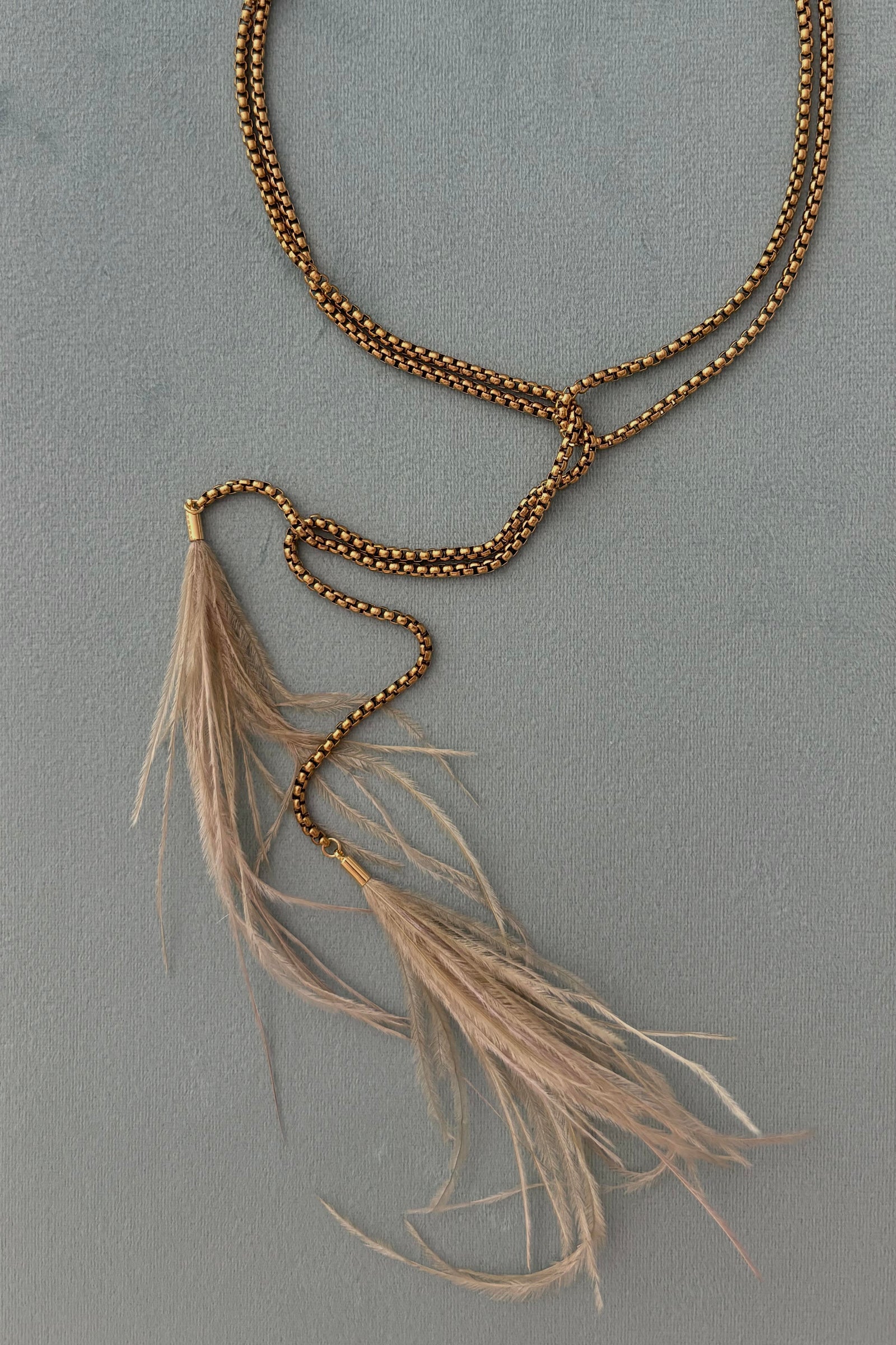CANYON FEATHER LARIAT - PLASTER