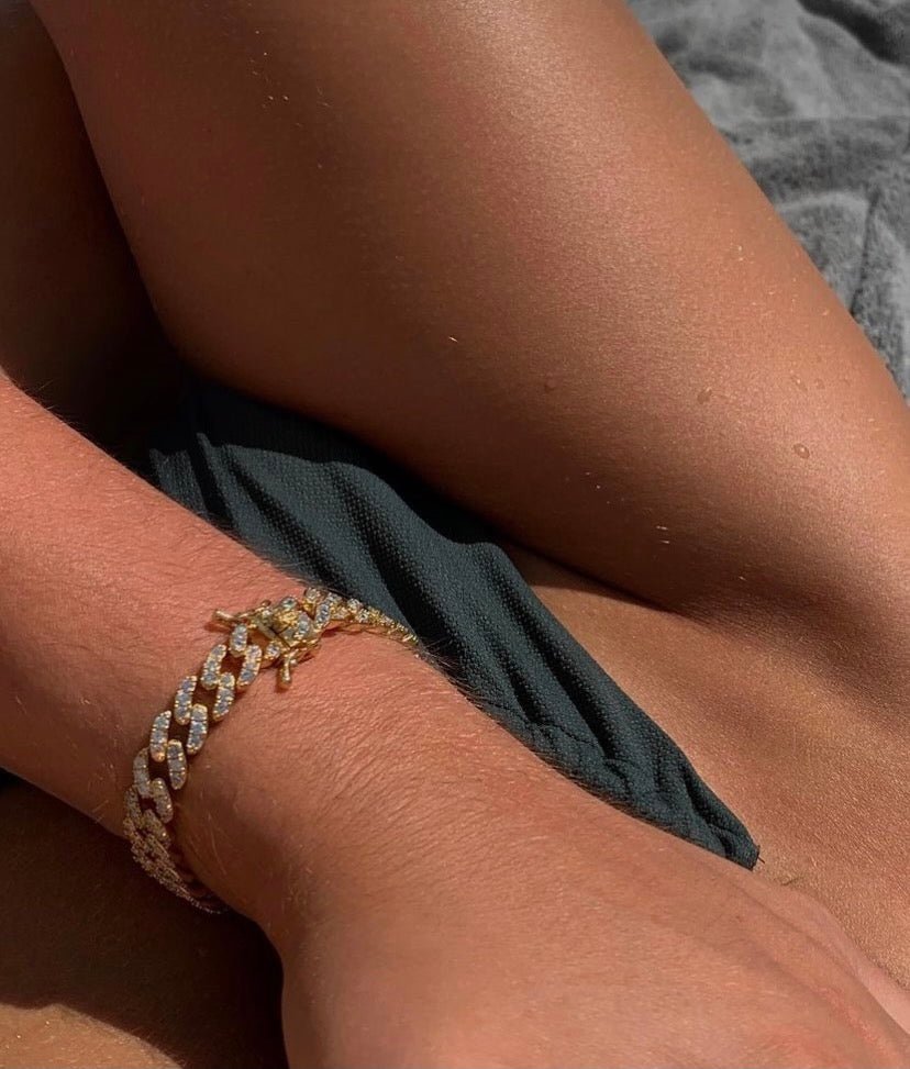 RUTH PAVE CURB SWAG BRACELET - GOLD